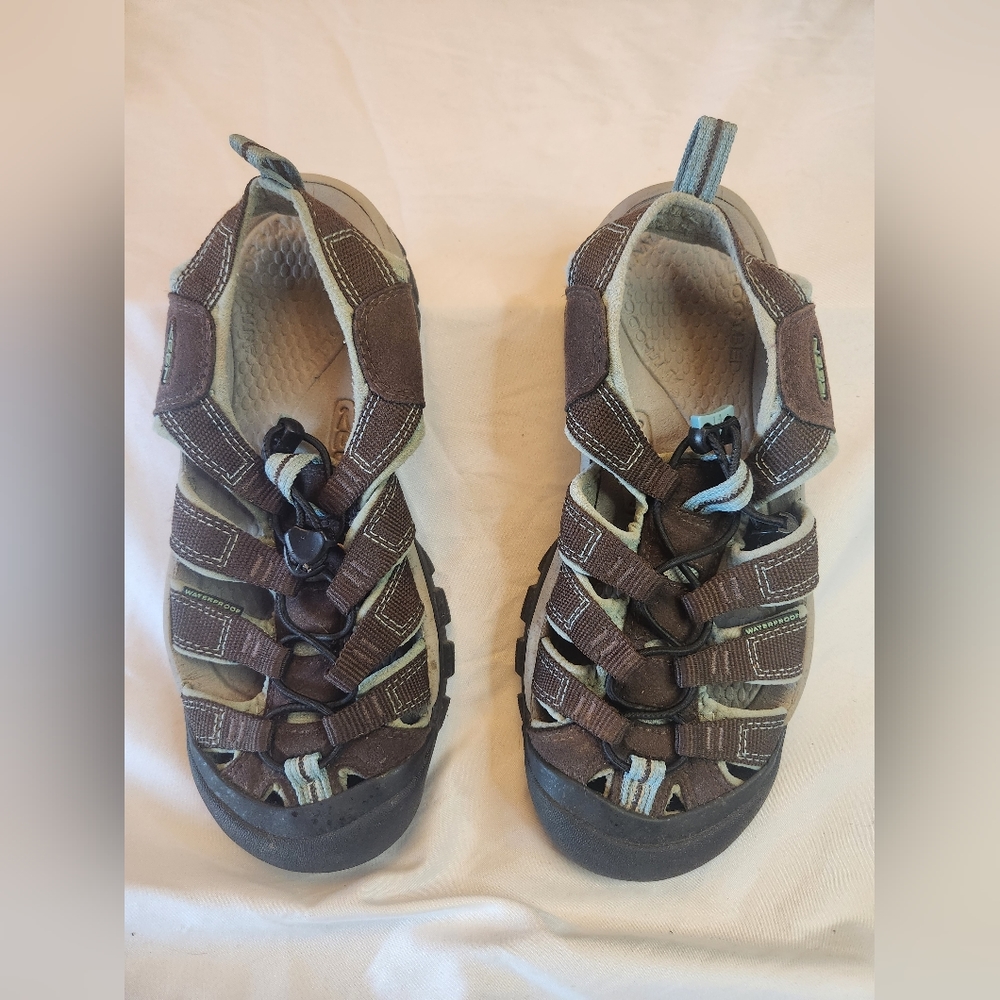 Women’s Keen Newport H2 Hiking Sandal Size 8